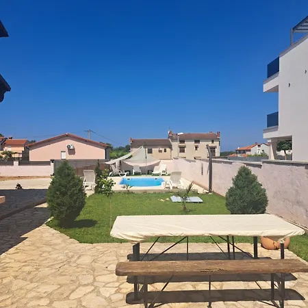 아파트 100 C 페로이