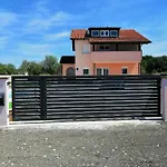 Peroj 100 C * Peroj
