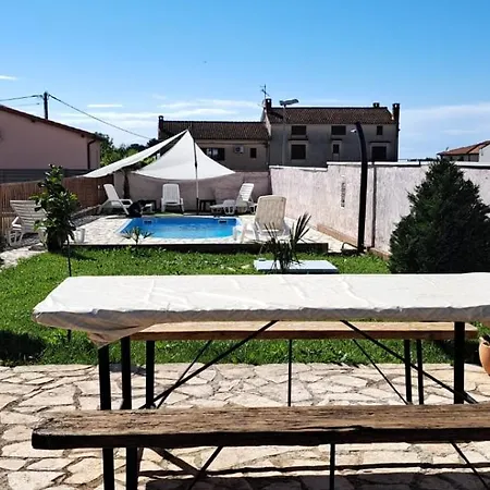 Peroj 100 C Apartman